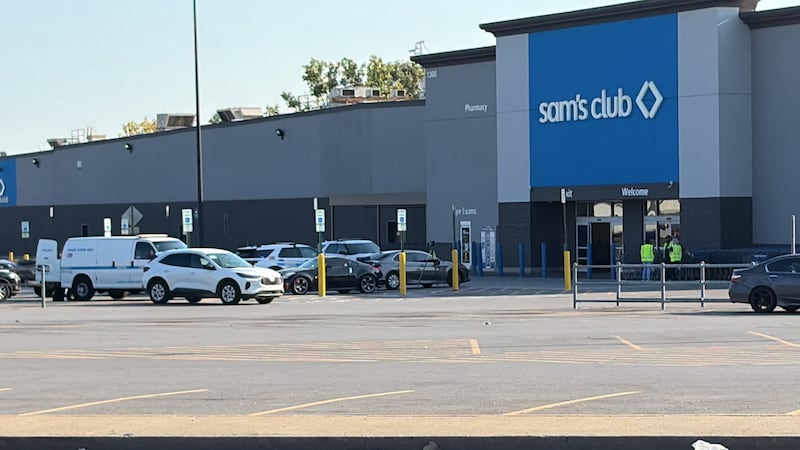 Bala perdida mata a un empleado de Frito-Lay dentro de Sam´s Club en Antioch