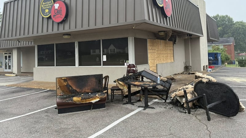 Chef Flavas Bartlett location catches flames overnight Monday