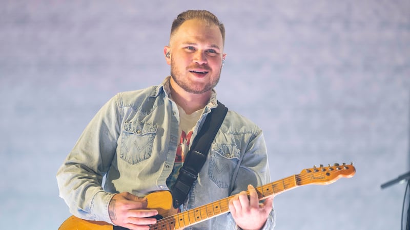El cantante de música country Zach Bryan durante un concierto de su gira The Quittin Time Tour...