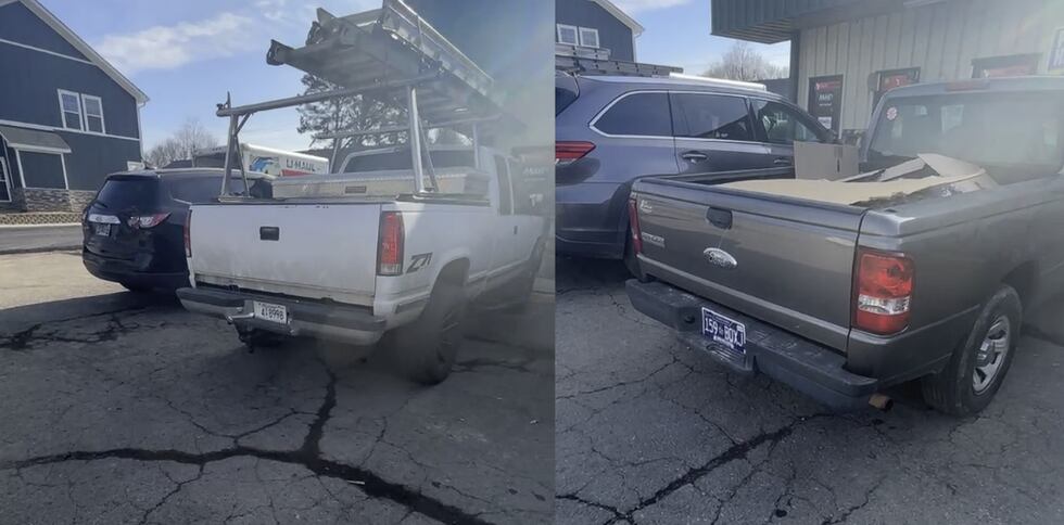 Camionetas abandonadas luego de que sus conductores fueran arrestados por ICE.