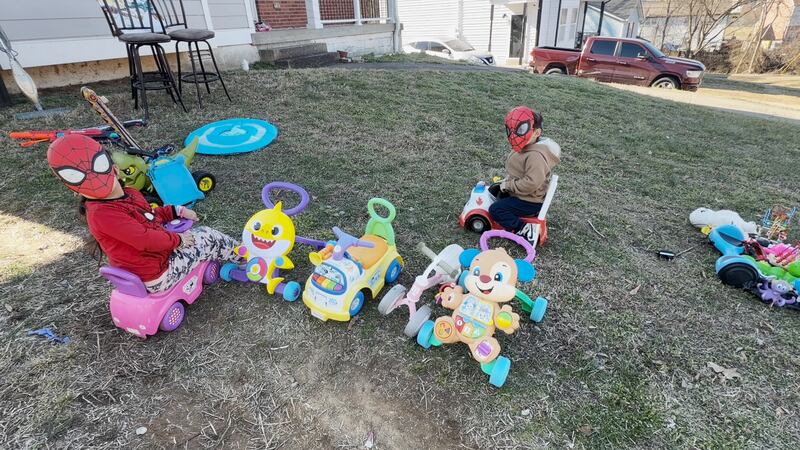 Esposa e hijos que viven en LaVergne sufren al enterarse que el pilar del hogar fue detenido...