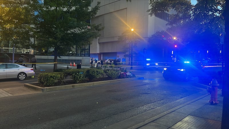Menor de 12 años muere tras tiroteo en pleno centro de Nashville