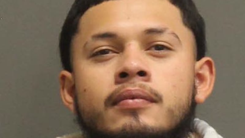 Edgar Lopez, de 20 años acusado por la policía por hacer declaraciones falsas sobre el...