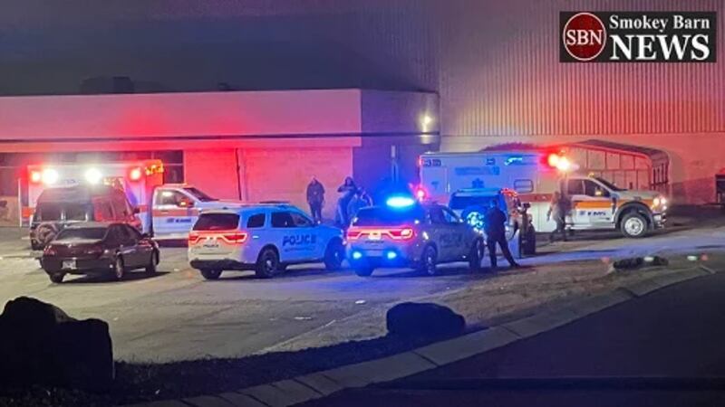 Trabajador ataca con el palo de una escoba a varios compañeros según el reporte