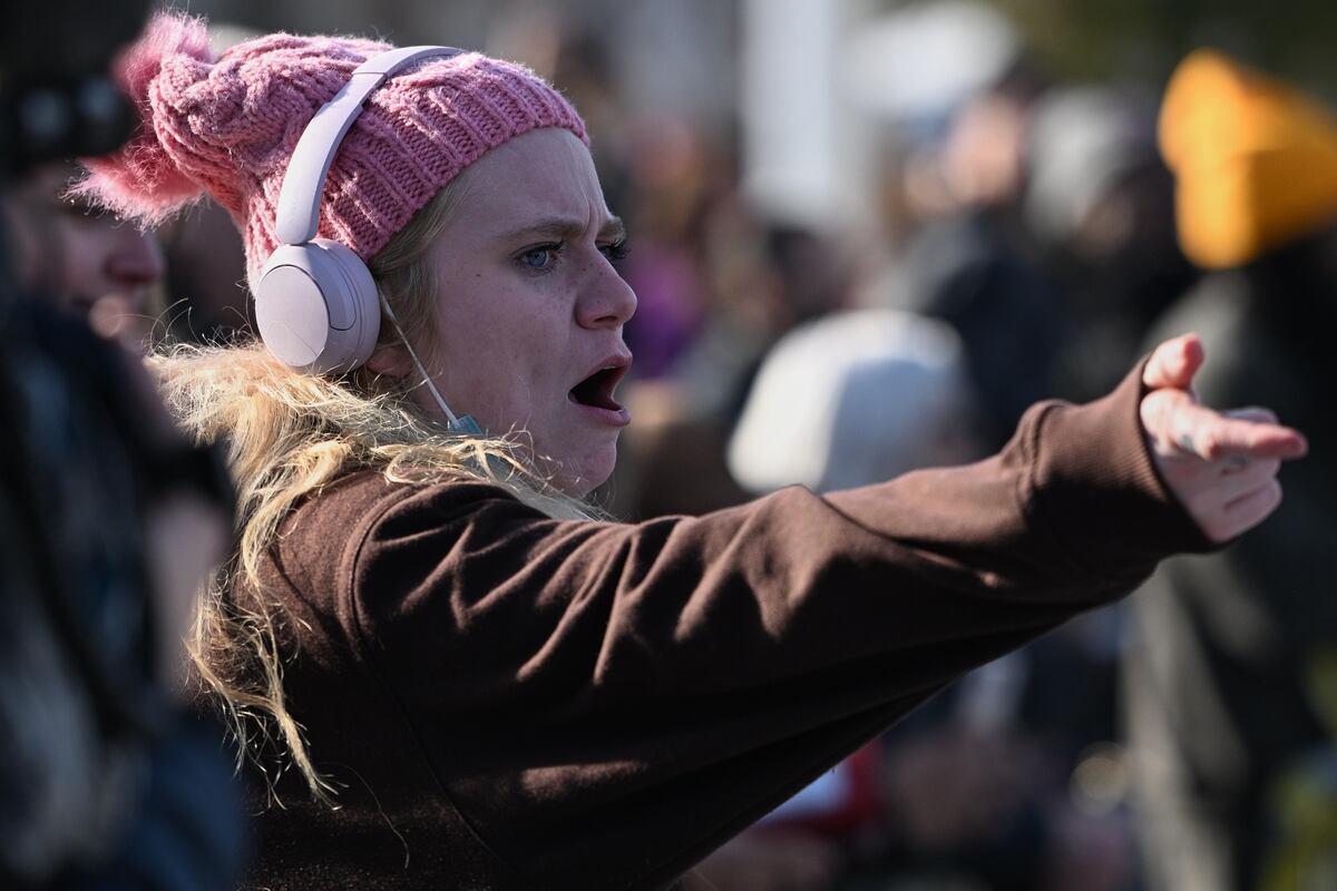 preloaded gallery image