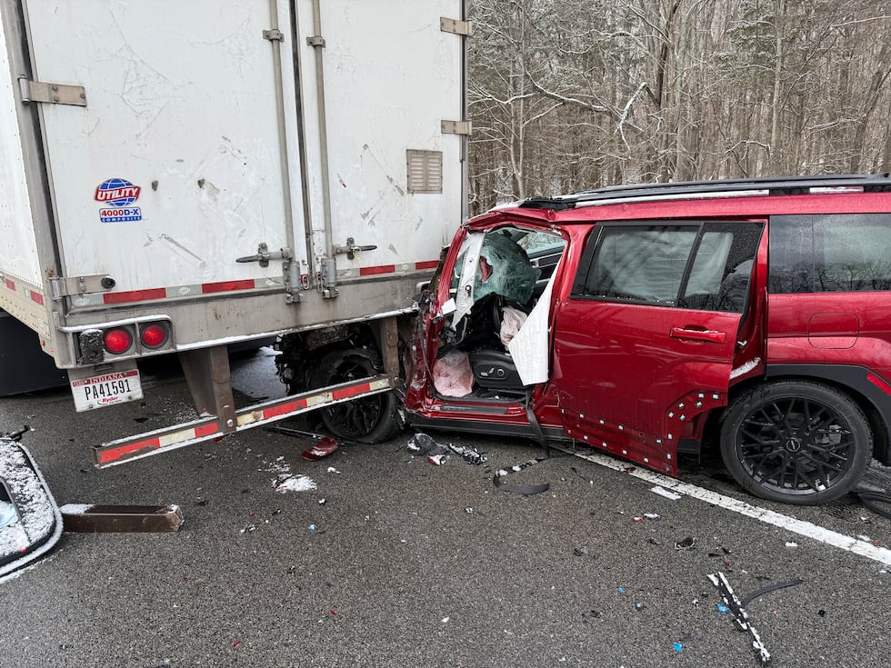 Crashes involving about 20-30 vehicles with injuries, closes I-40 West for hours in TN