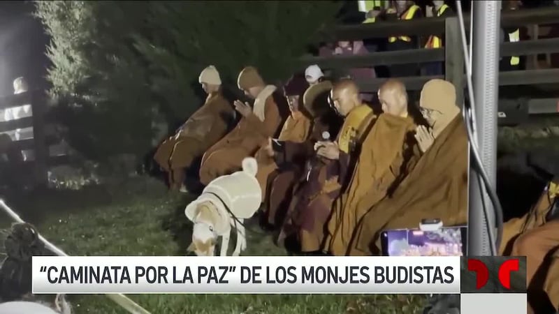 Caminata por la paz. Monjes budistas recorren las carreteras con destino a Washington DC