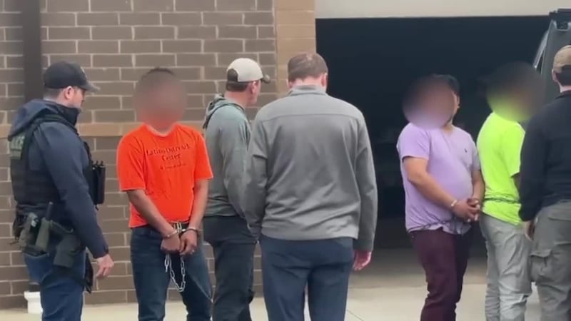 Al menos 7 detenidos por agentes de ICE en Portland, Tn
