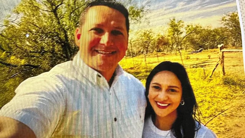 El legislador republicano de Texas Tony Gonzales renunció a la reelección tras admitir una...