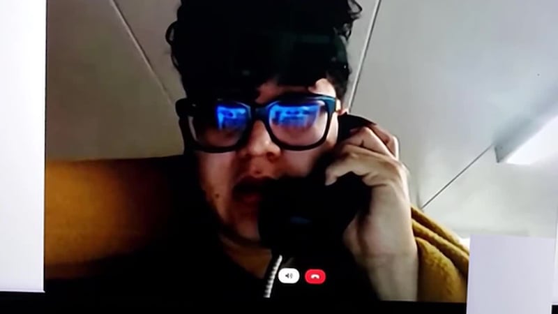 Algunos detenidos aseguran que sus problemas médicos se agravan mientras esperan que avance su...